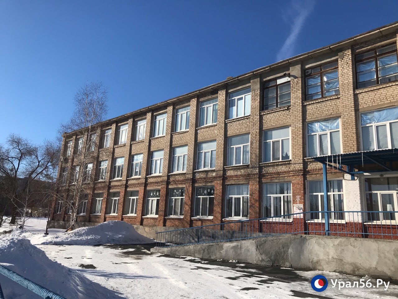 Почему в школе №8 не ввели режим ЧС и отменили закупку на капитальный ремонт? Комментарий мэрии Орска