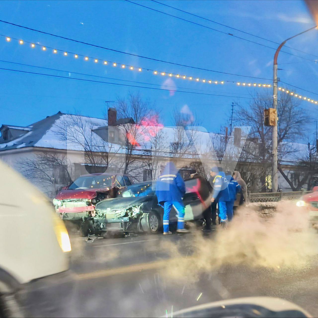 В Оренбурге сразу два серьезных ДТП на мостах — движение парализовано В Оренбурге сразу два серьезных ДТП на мостах — движение парализовано