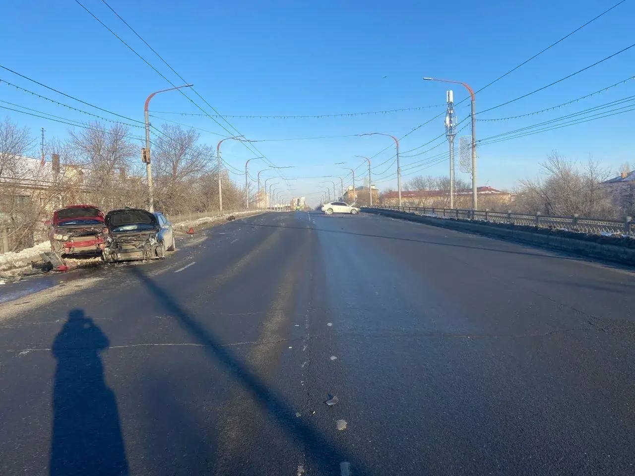 Кадры с тройного ДТП на пр. Братьев Коростелевых в Оренбурге