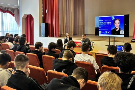 В Оренбурге прошли встречи с актером Александром Сетейкиным в рамках проекта «Чтецкие программы»