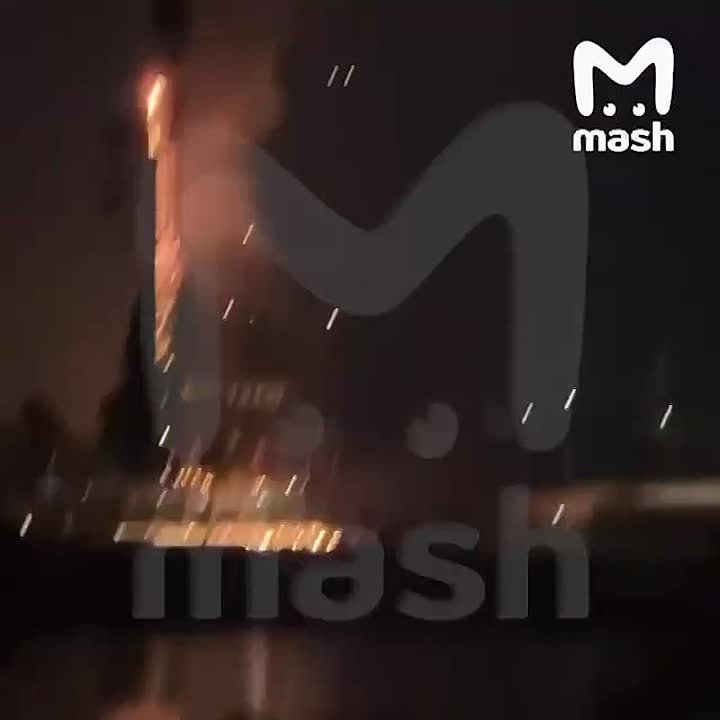 Дрон Ирана атаковал Burj Al Arab (Парус) в Дубае