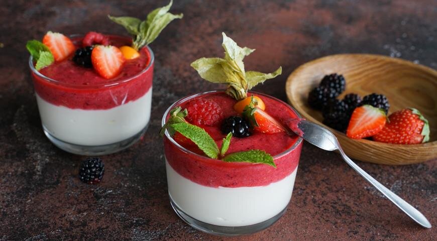 Непревзойденный творожный крем с ягодами за считанные минуты