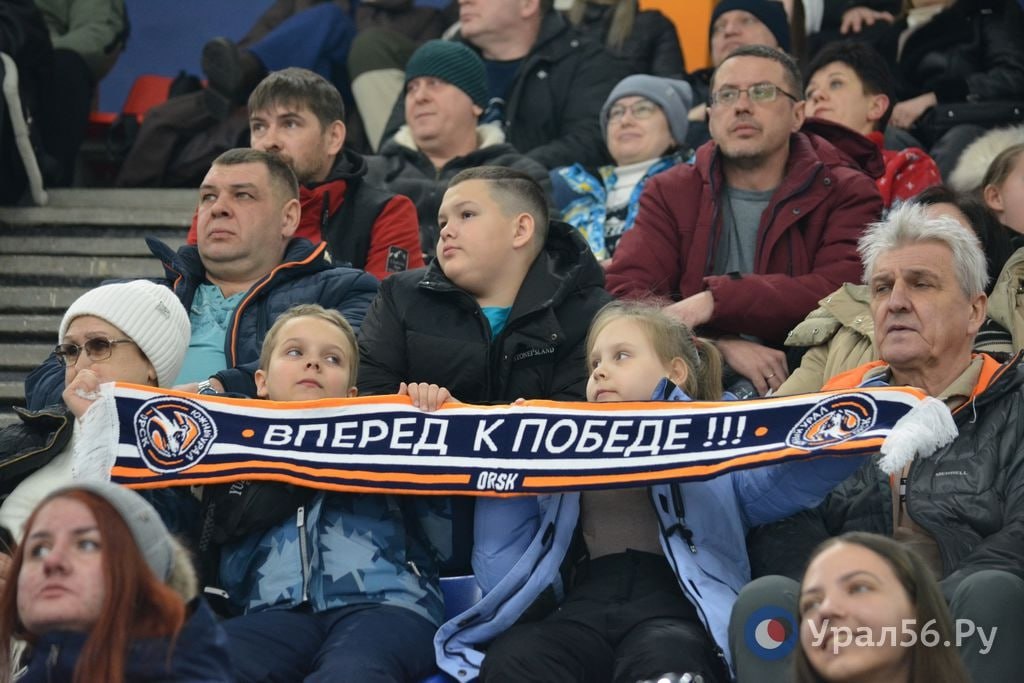 «Южный Урал» обыграл «АКМ» со счетом 4:2 «Южный Урал» обыграл «АКМ» со счетом 4:2