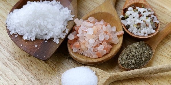 Соль: Друг или Враг? Чем заменить привычный приправу