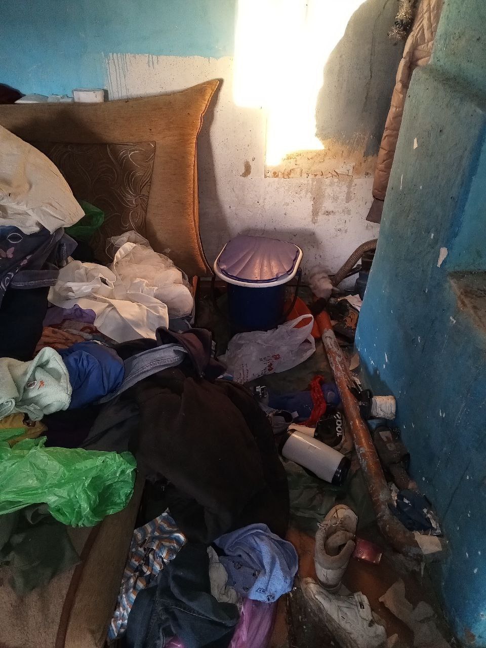 Троих детей изъяли из семьи в Саракташе из-за жестокого обращения и антисанитарии Троих детей изъяли из семьи в Саракташе из-за жестокого обращения и антисанитарии