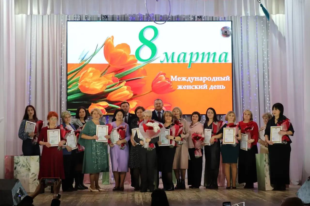 В преддверии 8 Марта в центре творчества «Радость» было по-особенному тепло и уютно В преддверии 8 Марта в центре творчества «Радость» было по-особенному тепло и уютно