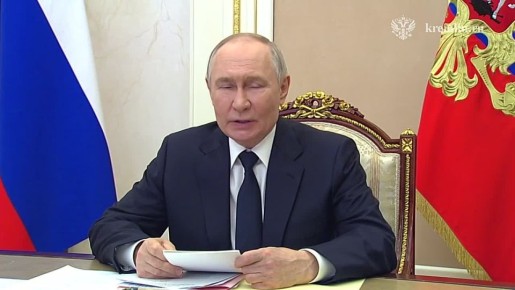 Владимир Путин проводит совещание с членами Правительства по видеосвязи