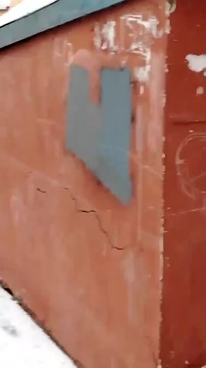 Запах канализации не уходит: Жители многоквартирного дома в Оренбурге жалуются на затопленный подвал