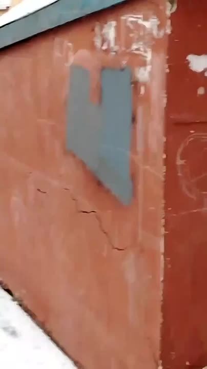 Запах канализации не уходит: Жители многоквартирного дома в Оренбурге жалуются на затопленный подвал