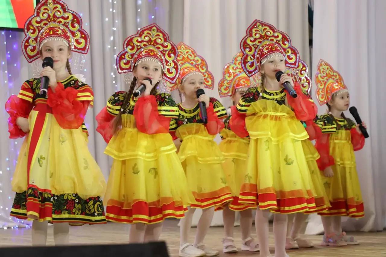 В преддверии 8 Марта в центре творчества «Радость» было по-особенному тепло и уютно В преддверии 8 Марта в центре творчества «Радость» было по-особенному тепло и уютно