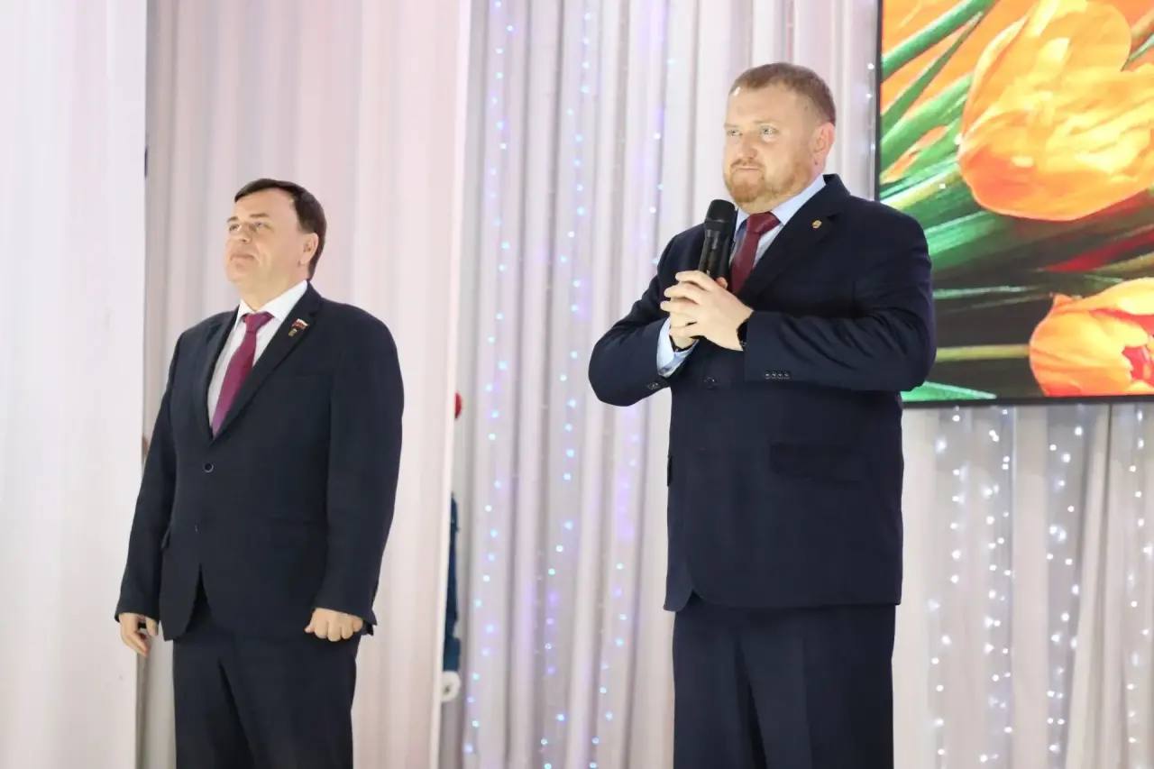 В преддверии 8 Марта в центре творчества «Радость» было по-особенному тепло и уютно В преддверии 8 Марта в центре творчества «Радость» было по-особенному тепло и уютно