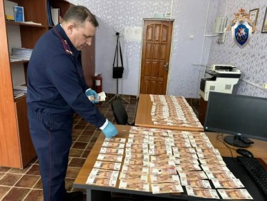 В Оренбуржье задержали подозреваемого в даче взятки за возврат задержанных на границе грузовика и груза