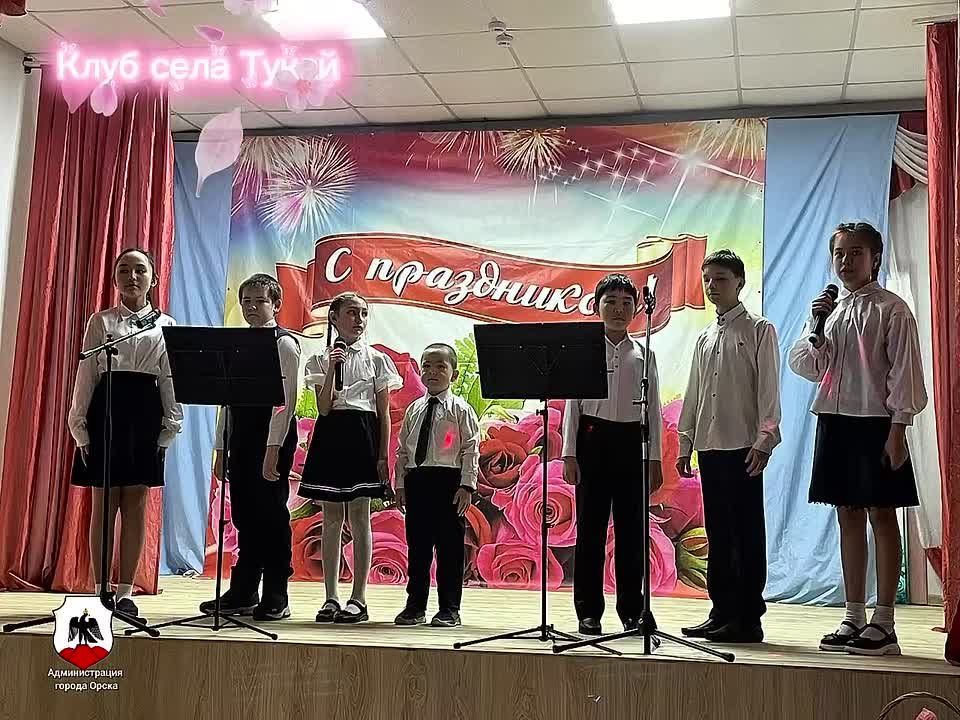 Весна шагает по поселкам. В Ударнике, Тукае, Новоказачьем, Оре, Мирном и Крыловке накануне праздника было особенно тепло