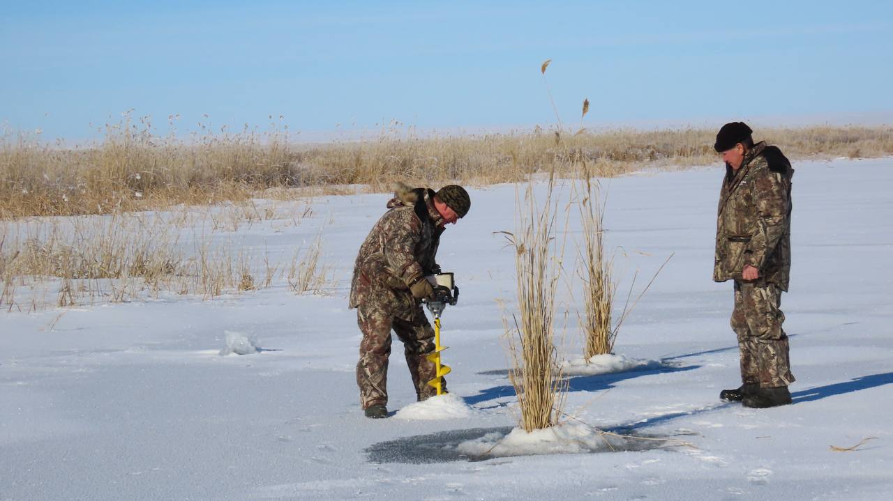 В Оренбуржье проходит экологическая акция по спасению рыбы в водоёмах «Глоток воздуха»