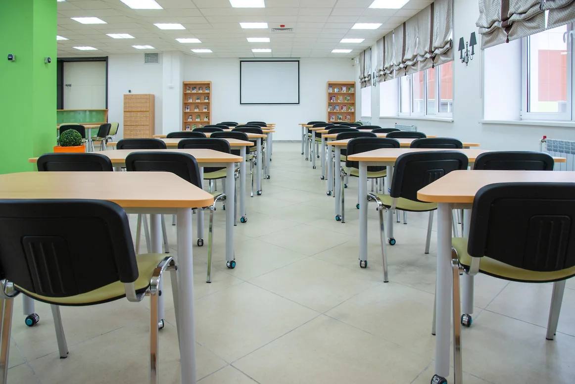 В Оренбурге администрация напомнила о рекомендации отменить занятия в школах
