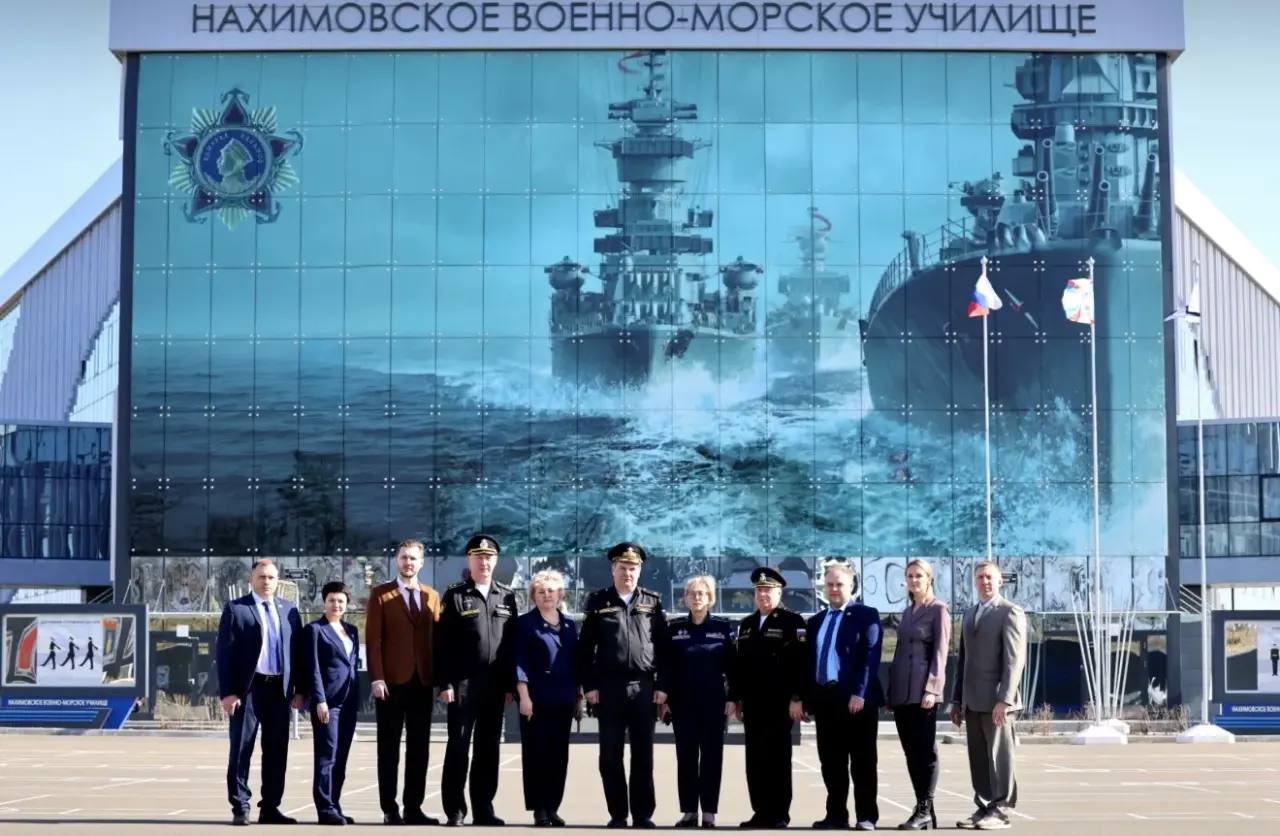 Оренбургское президентское кадетское училище делится опытом с коллегами из Мариуполя Оренбургское президентское кадетское училище делится опытом с коллегами из Мариуполя