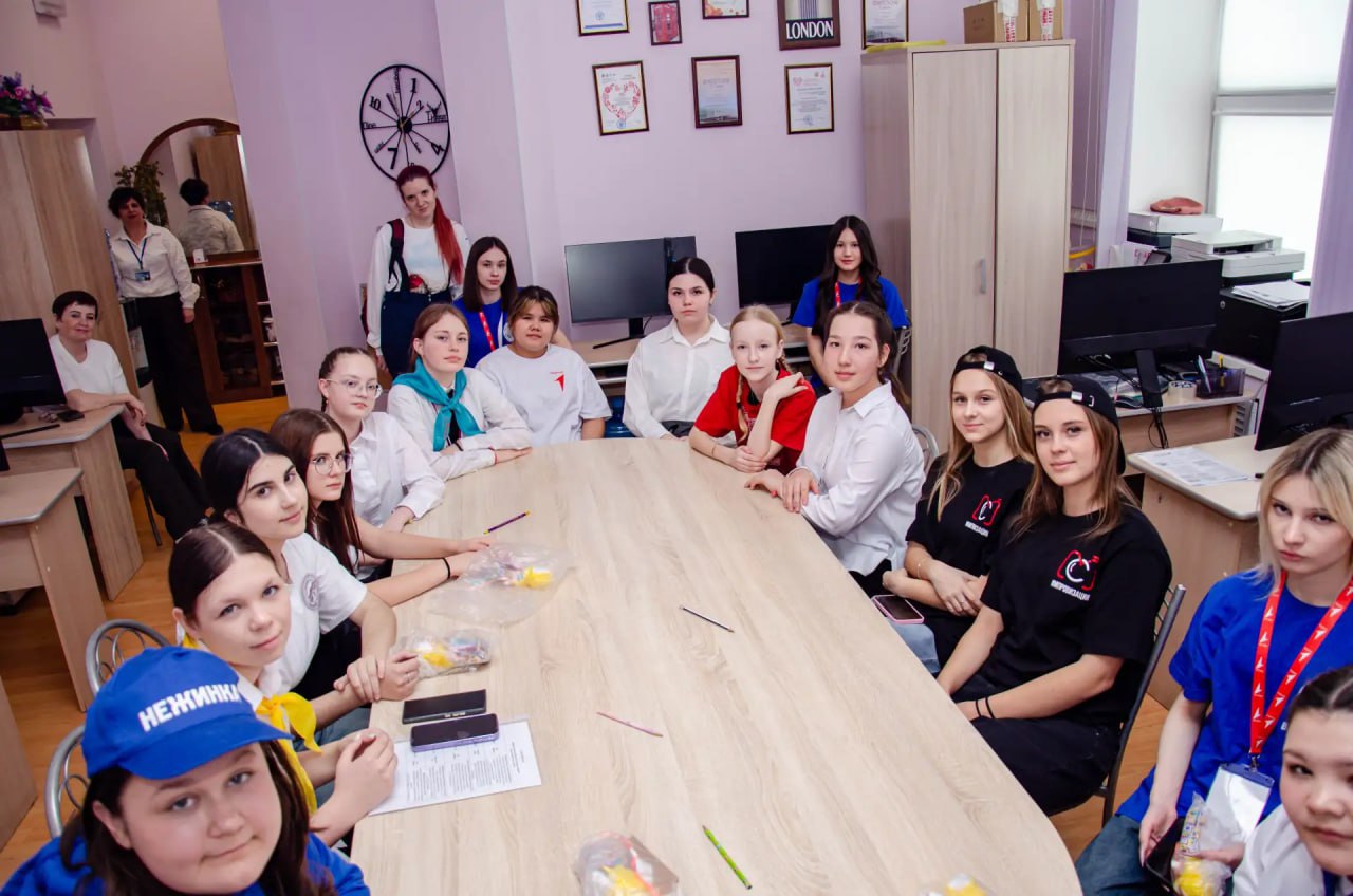 Добро объединяет сердца. 11 марта прошел областной слет волонтеров «Нести добро и радость людям», организованный областным Дворцом творчества детей и молодежи имени В.П. Поляничко при поддержке министерства образования... Добро объединяет сердца. 11 марта прошел областной слет волонтеров «Нести добро и радость людям», организованный областным Дворцом творчества детей и молодежи имени В.П. Поляничко при поддержке министерства образования...