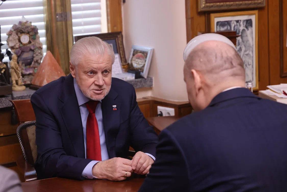 Губернатор Оренбургской области Евгений Солнцев провёл рабочую встречу с председателем партии «Справедливая Россия — За правду» Сергеем Мироновым Губернатор Оренбургской области Евгений Солнцев провёл рабочую встречу с председателем партии «Справедливая Россия — За правду» Сергеем Мироновым