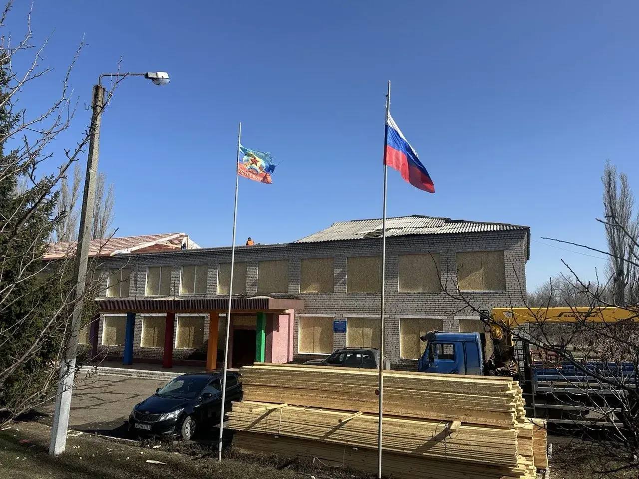 Оренбургские строители восстанавливают школу в Перевальском округе