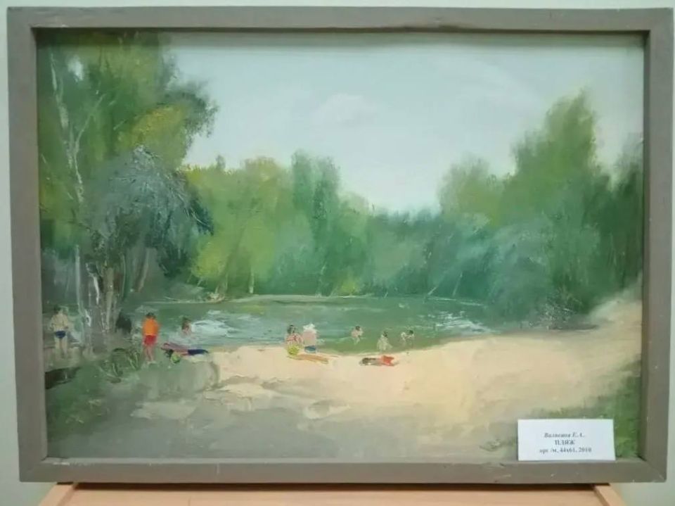 В Орске открылась выставка Елены Валявиной