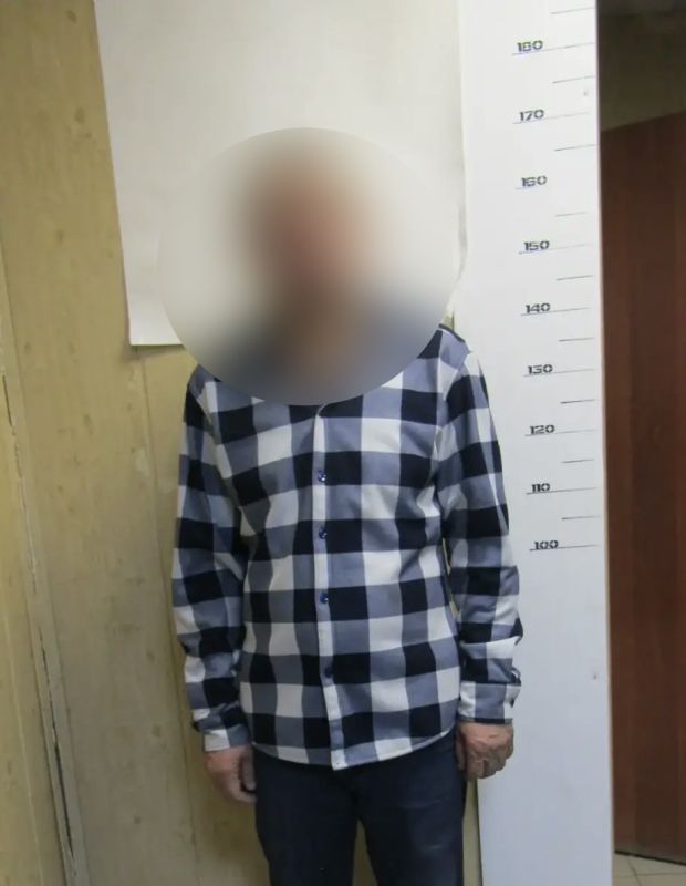 В Оренбурге сотрудниками полиции задержан подозреваемый в краже парфюмерии из магазина косметики