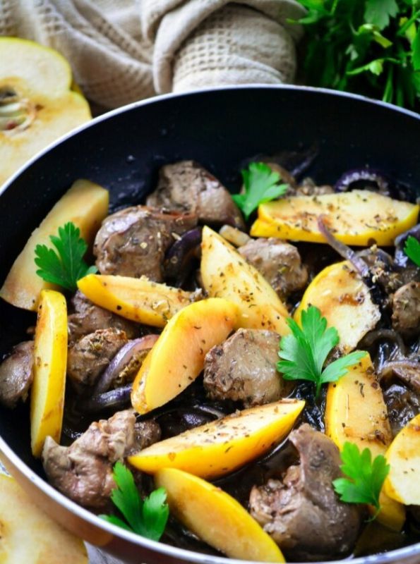 Куриная печень с айвой: взрыв вкуса и ароматов