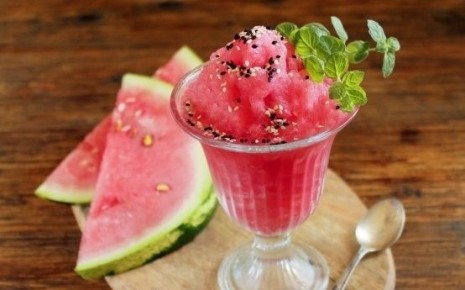 Арбузный лед: идеальный десерт для жарких дней