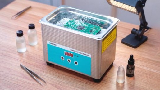 Современные решения для чистоты: как ультразвуковая ванна меняет подход к ремонту электроники