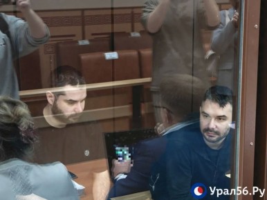 Через несколько минут в Оренбурге начнется заседание по уголовному делу в отношении Макара и Егора Макаровых
