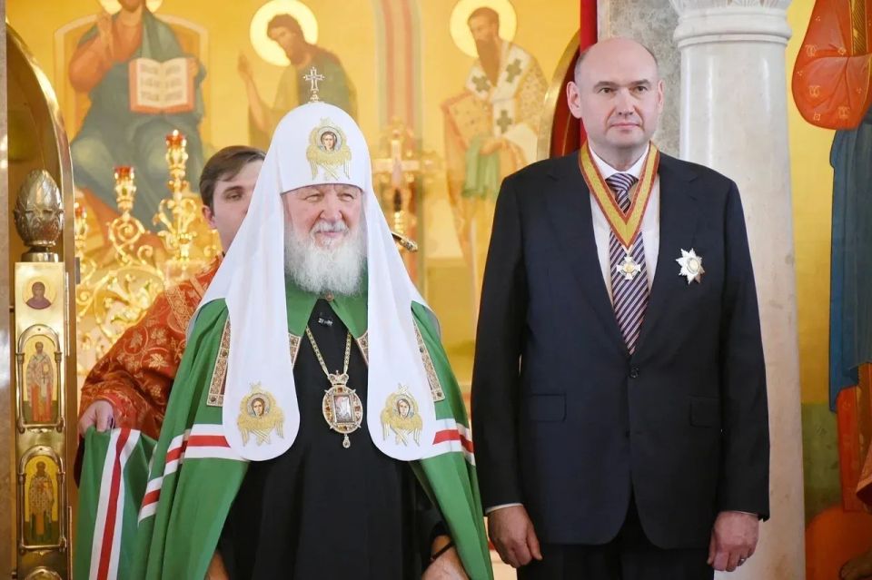 Святейший Патриарх Московский и всея Руси Кирилл освятил храм преподобного Пимена Угрешского в Оренбурге Святейший Патриарх Московский и всея Руси Кирилл освятил храм преподобного Пимена Угрешского в Оренбурге