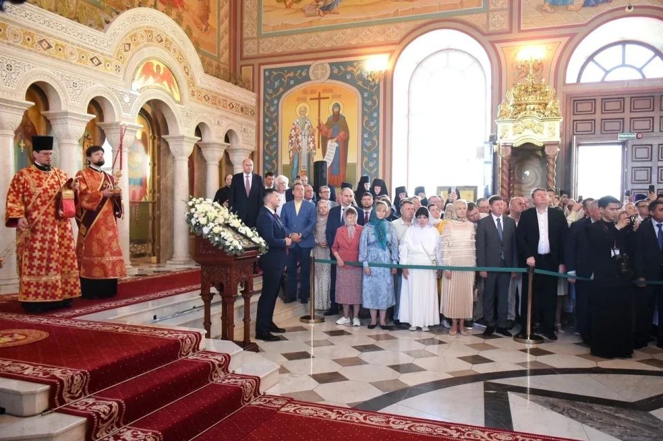 Святейший Патриарх Московский и всея Руси Кирилл освятил храм преподобного Пимена Угрешского в Оренбурге Святейший Патриарх Московский и всея Руси Кирилл освятил храм преподобного Пимена Угрешского в Оренбурге