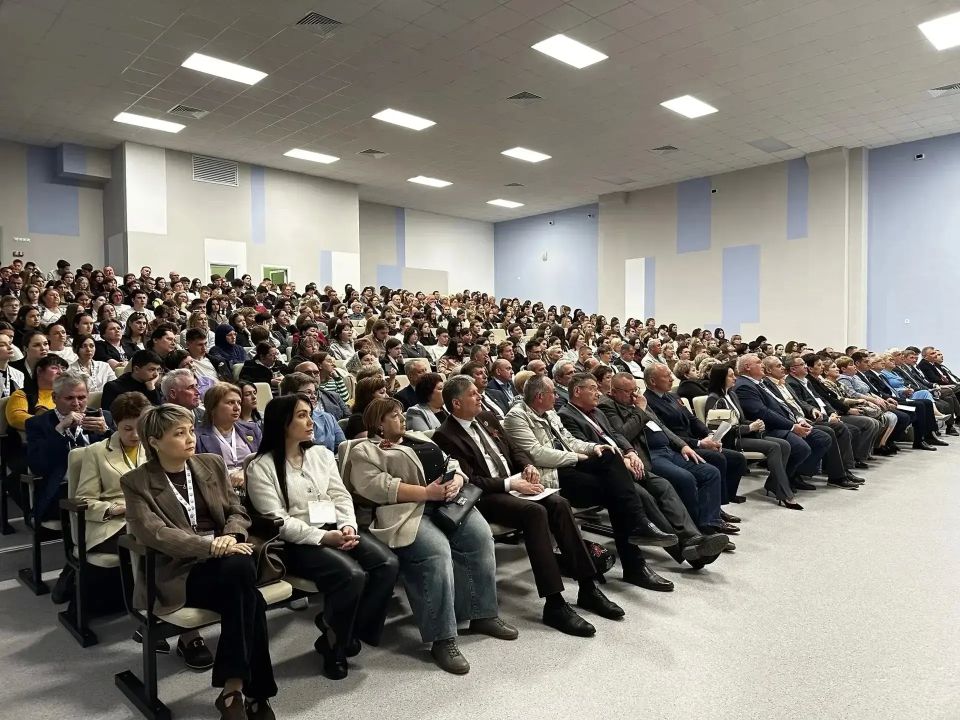 Вице-губернатор Лариса Боярская провела встречу в рамках проекта Общества «Знание» Вице-губернатор Лариса Боярская провела встречу в рамках проекта Общества «Знание»