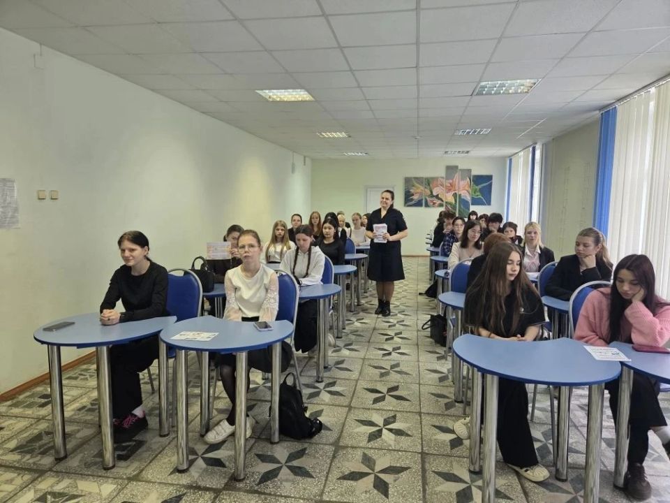 “Убедись, потом иди! “ : урок от Госавтоинспекции для студентов ГАПОУ “Торгово-технологический техникум” “Убедись, потом иди! “ : урок от Госавтоинспекции для студентов ГАПОУ “Торгово-технологический техникум”