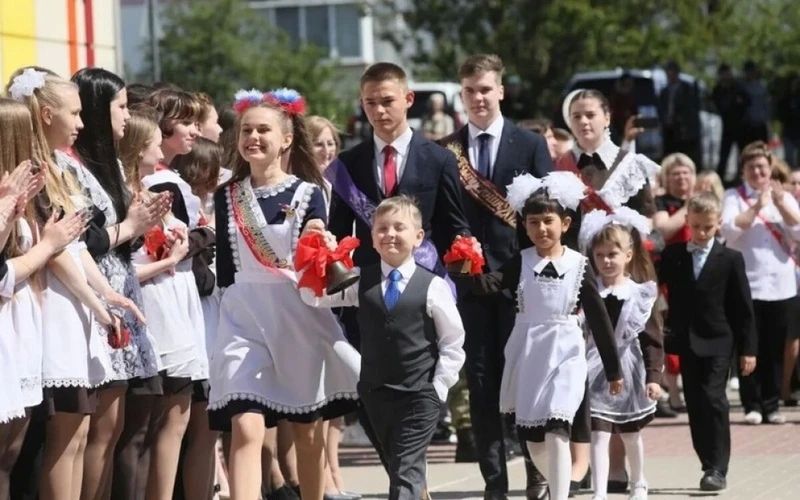Выпускной обойдется родителям 11-классников Оренбуржья в 20 000 рублей без учета наряда