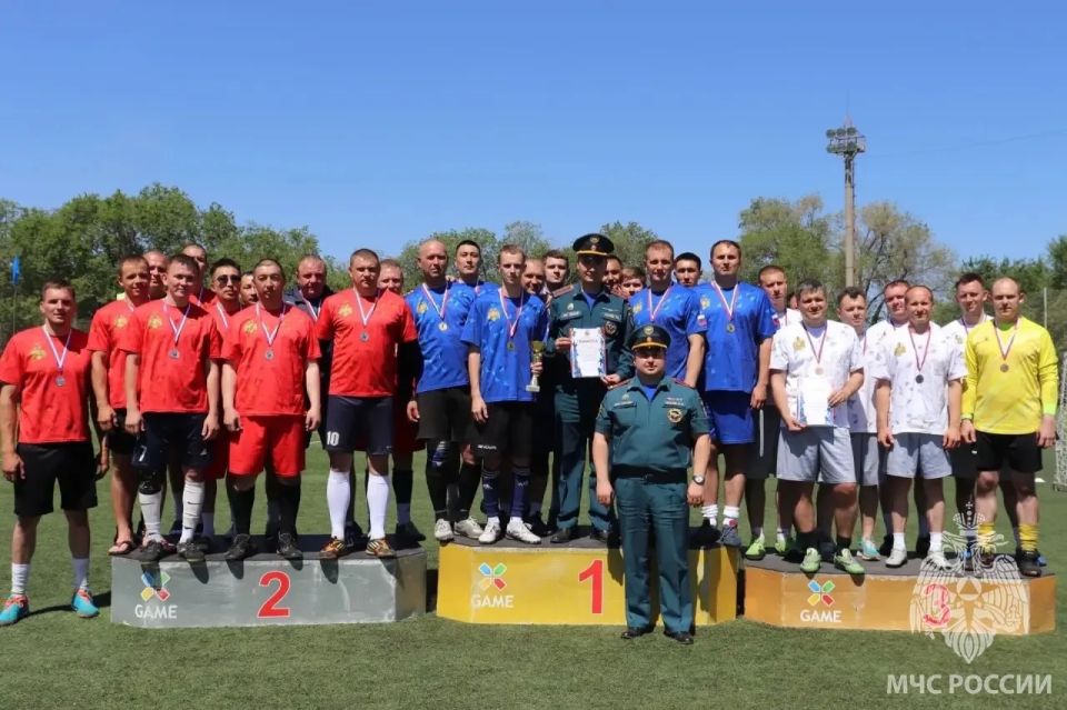 В Оренбурге прошел финал спартакиады по мини-футболу среди сотрудников регионального МЧС В Оренбурге прошел финал спартакиады по мини-футболу среди сотрудников регионального МЧС