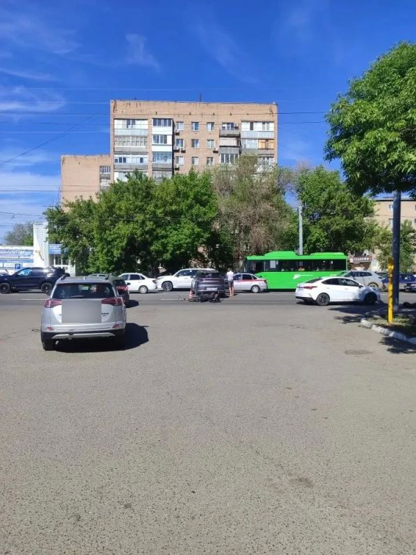 В Оренбурге сотрудники Госавтоинспекции устанавливают обстоятельства ДТП с мотоциклом В Оренбурге сотрудники Госавтоинспекции устанавливают обстоятельства ДТП с мотоциклом
