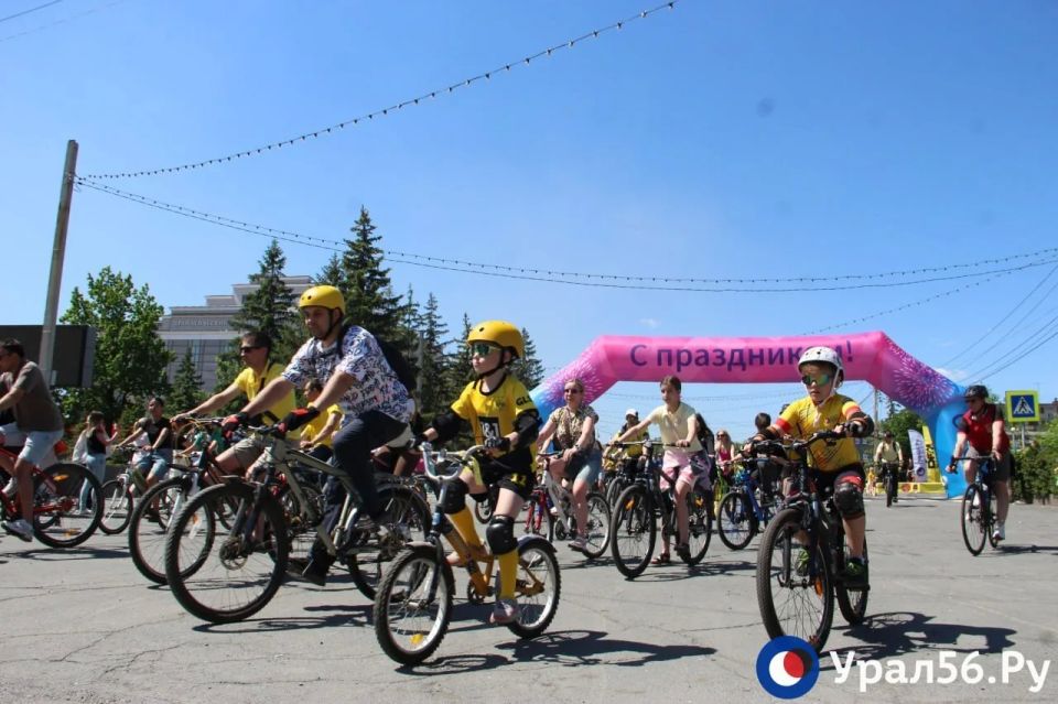 ТОП-10 фото с Вело yellow party от радио DFM в Орске ТОП-10 фото с Вело yellow party от радио DFM в Орске