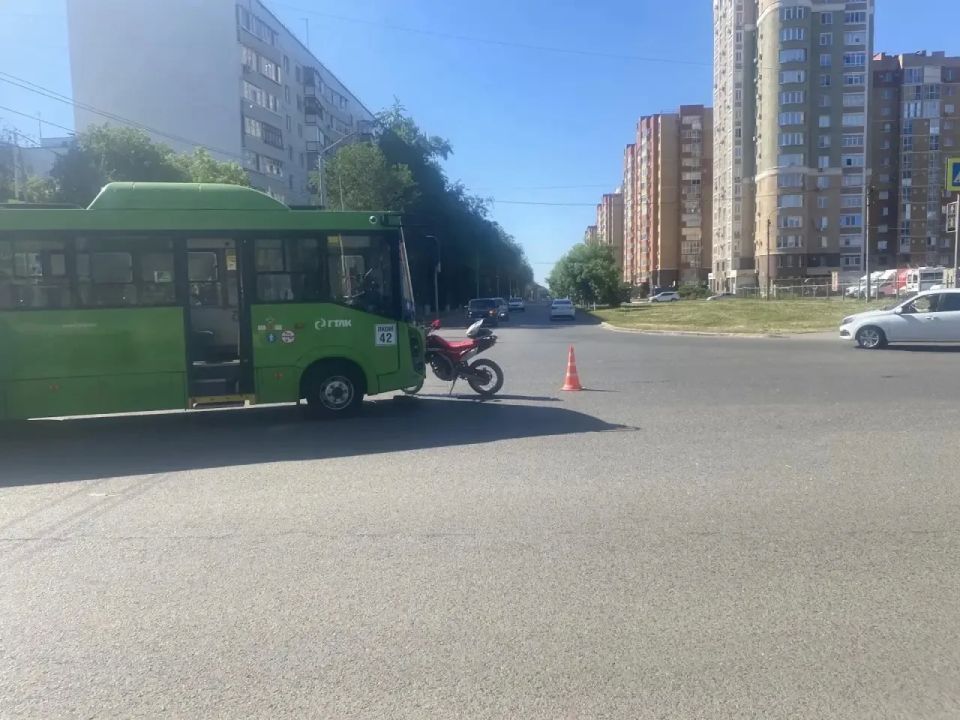 Сотрудники Госавтоинспекции Оренбурга устанавливают обстоятельства ДТП, в котором пострадал несовершеннолетний водитель мотоцикла Сотрудники Госавтоинспекции Оренбурга устанавливают обстоятельства ДТП, в котором пострадал несовершеннолетний водитель мотоцикла