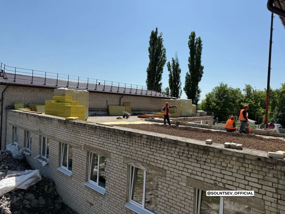 Евгений Солнцев: 25-я школа в посёлке городского типа Центральном Перевальского округа ЛНР уже в третий раз страдает от рук ВСУ Евгений Солнцев: 25-я школа в посёлке городского типа Центральном Перевальского округа ЛНР уже в третий раз страдает от рук ВСУ