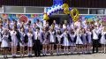 Для выпускников одиннадцатых и девятых классов Оренбурга прозвенел последний звонок