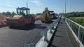 На мосту через Урал на ул. Донгузской в Оренбурге начали укладывать асфальт