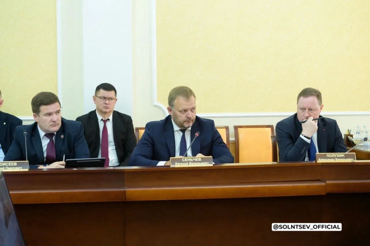 Евгений Солнцев: Заседание Правительства Оренбургской области снова начали с оперативных вопросов: в первую очередь это ликвидация последствий ливневых дождей, обрушившихся на регион в июне Евгений Солнцев: Заседание Правительства Оренбургской области снова начали с оперативных вопросов: в первую очередь это ликвидация последствий ливневых дождей, обрушившихся на регион в июне
