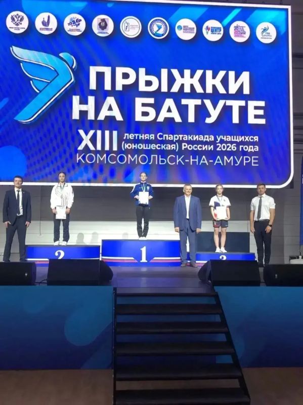 Оренбургская спортсменка завоевала серебряную медаль в финале соревнований по прыжкам на батуте Оренбургская спортсменка завоевала серебряную медаль в финале соревнований по прыжкам на батуте
