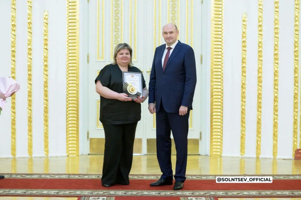 Евгений Солнцев: Сегодня вручил памятный знак «Гордость Оренбуржья» тем людям, которые внесли значительный вклад в развитие нашей области Евгений Солнцев: Сегодня вручил памятный знак «Гордость Оренбуржья» тем людям, которые внесли значительный вклад в развитие нашей области