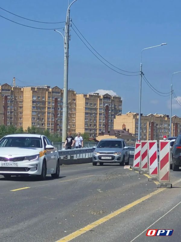 На мосту по улице Донгузской в Оренбурге открыто движение по одной полосе — по первой, отремонтированной стороне переправы На мосту по улице Донгузской в Оренбурге открыто движение по одной полосе — по первой, отремонтированной стороне переправы