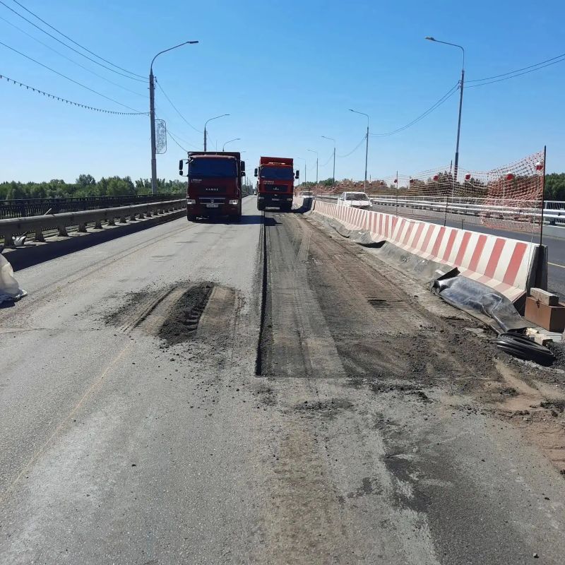 В Оренбурге продолжается капремонт автомобильного моста через Урал В Оренбурге продолжается капремонт автомобильного моста через Урал