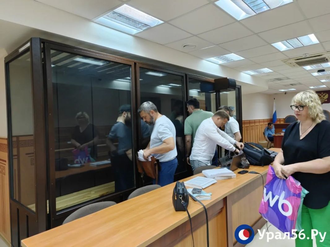 Оглашение показаний засекреченного свидетеля прошло без СМИ: суд закрыл часть заседания по делу братьев Макаровых в Оренбурге Оглашение показаний засекреченного свидетеля прошло без СМИ: суд закрыл часть заседания по делу братьев Макаровых в Оренбурге