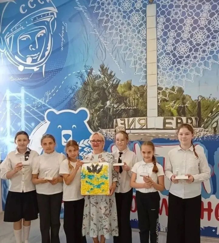Герб из гортензий: оренбуржцы создают символ города своими руками Герб из гортензий: оренбуржцы создают символ города своими руками