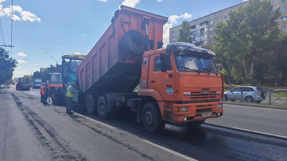 На улице Чкалова в Оренбурге идет дорожный ремонт На улице Чкалова в Оренбурге идет дорожный ремонт