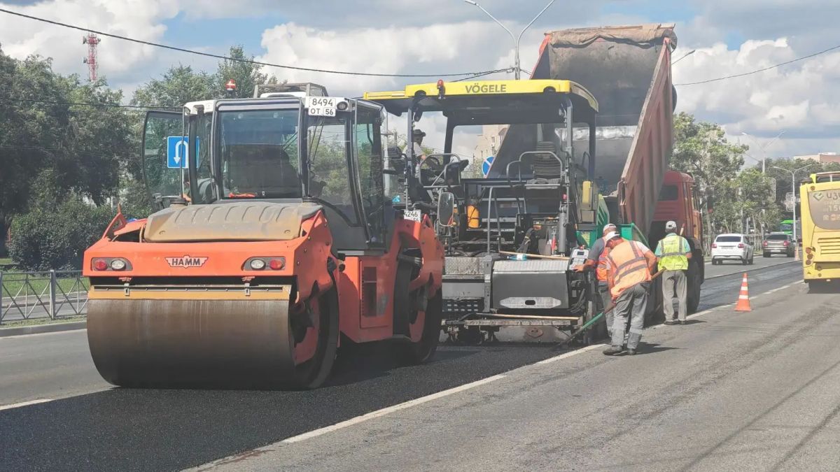 На улице Чкалова в Оренбурге идет дорожный ремонт На улице Чкалова в Оренбурге идет дорожный ремонт